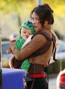 Kahekili Kali with his mother Evangeline Lilly